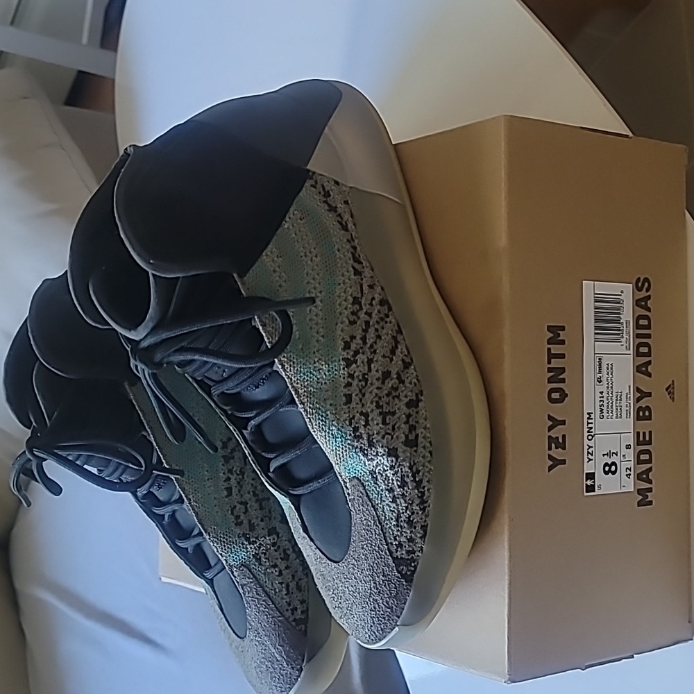 Adidas yeezy qntm